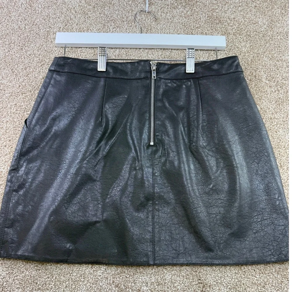 Lulus Black Vegan Faux Leather Mini Skirt Pockets L A-Line Edgy Biker Goth Moto‎